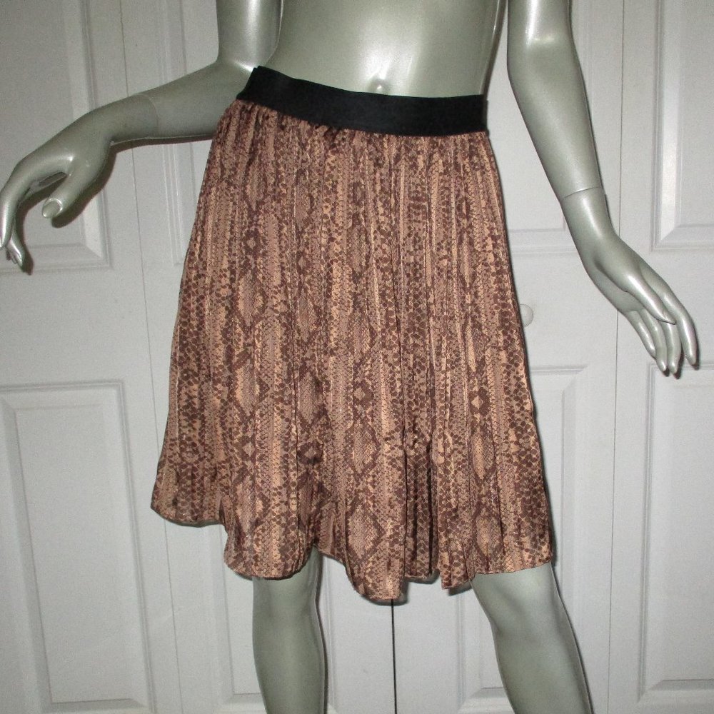 GUESS Brown Snake Print Pleated Skirt Size Medium NWT